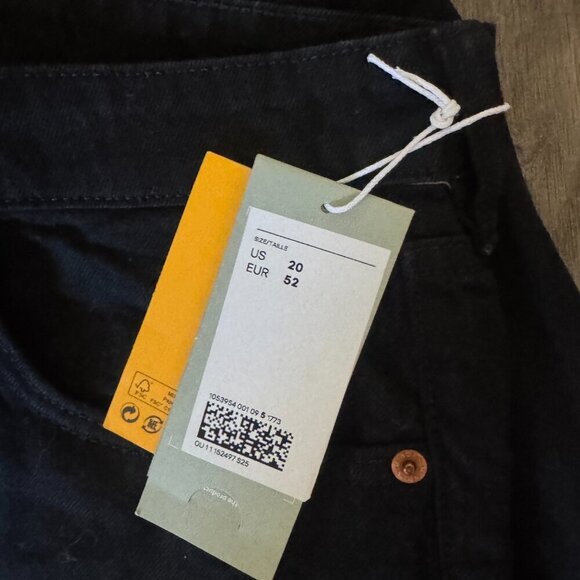 H&M Vintage High-Waisted Black Denim Shorts – Size 20 - Picture 5 of 5